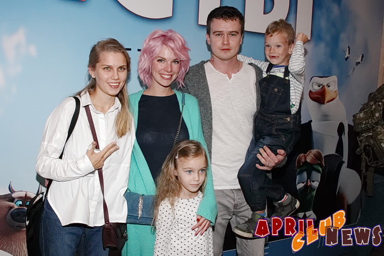 Дарья Мельникова, Анна Старшенбаум и Алексей Бардуков с детьми
